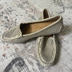 Patricia Green "Barrie" Mocassins/ Loafers Women Size 6
Gold metallic NWOT